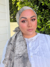 Rinati Lakel - Yom Yom, Luxurious Neutral Sheen