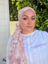 Rinati Lakel - Yom Yom, Luxurious Pink Floral