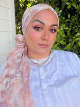 Rinati Lakel - Yom Yom, Luxurious Pink Floral