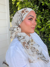 Rinati Lakel - Yom Yom, Luxurious Off-White Floral