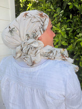 Rinati Lakel - Yom Yom, Luxurious Off-White Floral