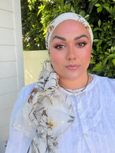 Rinati Lakel - Yom Yom, Luxurious Off-White Floral