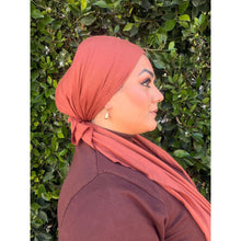 Hodula Bobon, Bobi Band - Small-volumizer-The Little Tichel Lady