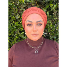 Hodula Bobon, Bobi Band - Small-volumizer-The Little Tichel Lady